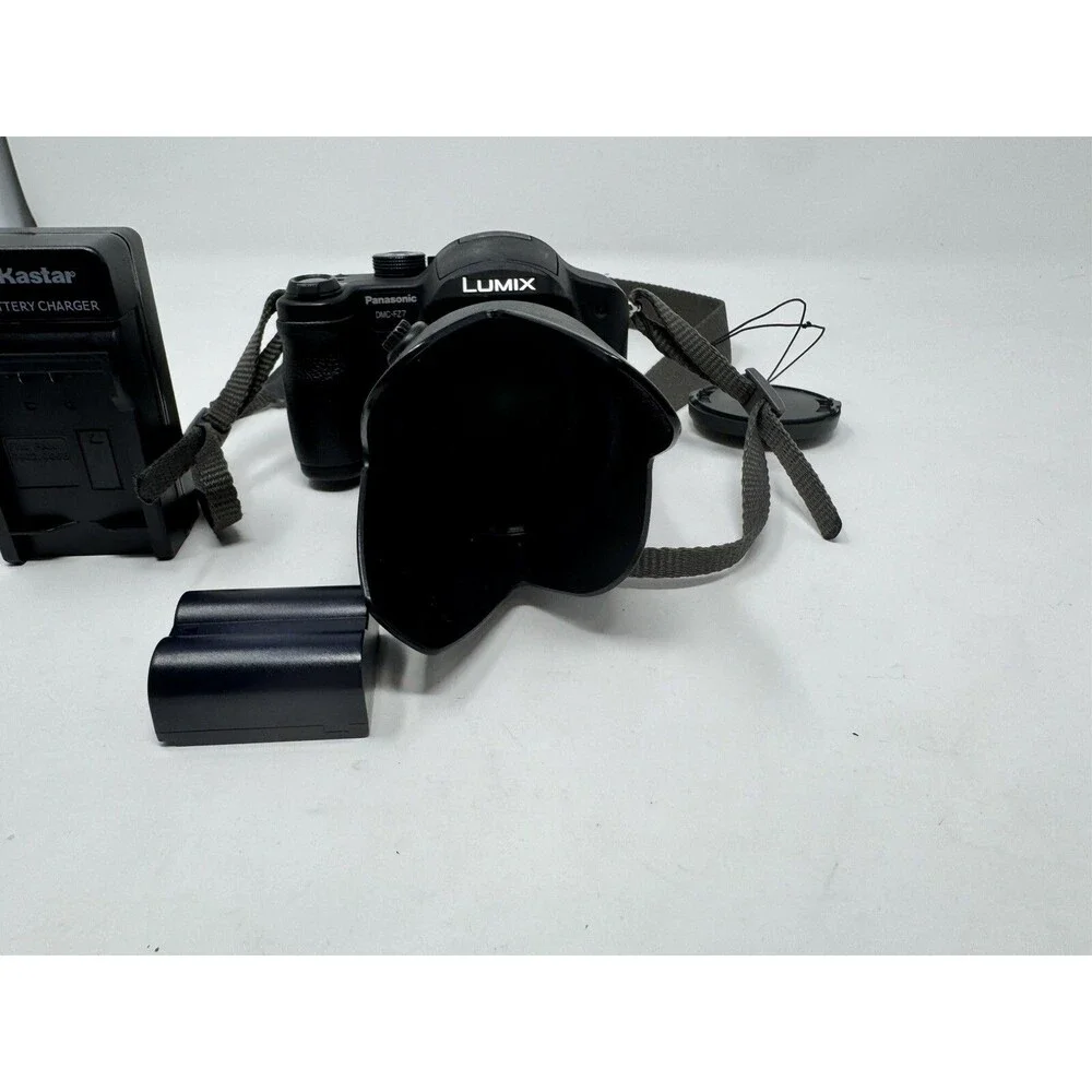 Panasonic Lumix DMC-FZ7 6.0MP Digital Bridge Camera Black w/ Charger & Lens Hood